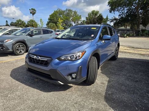 Certified 2022 Subaru Crosstrek 2.0i Premium w/ Popular Package #3 AWD/4WD image 1