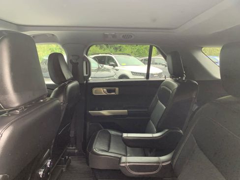 Used 2022 Ford Explorer Limited w/ Limited Technology Package image 30