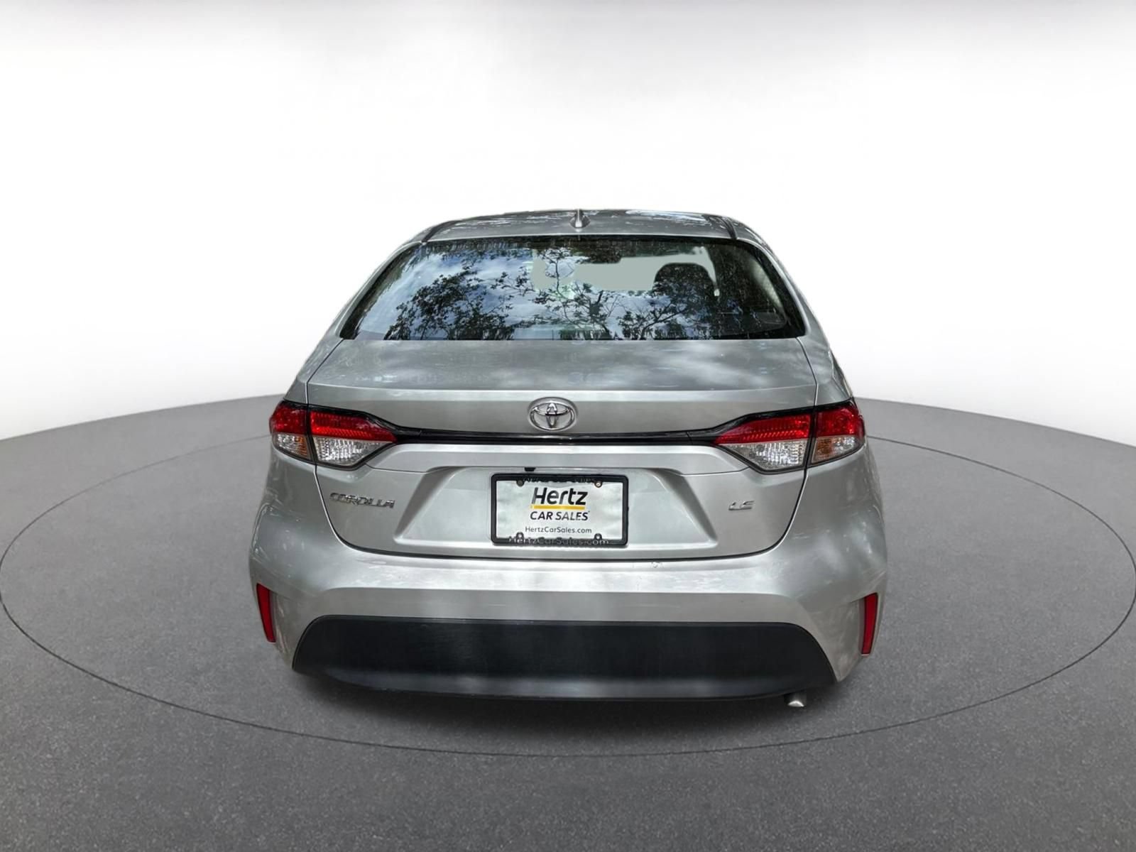 Used 2025 Toyota Corolla LE FWD image 9