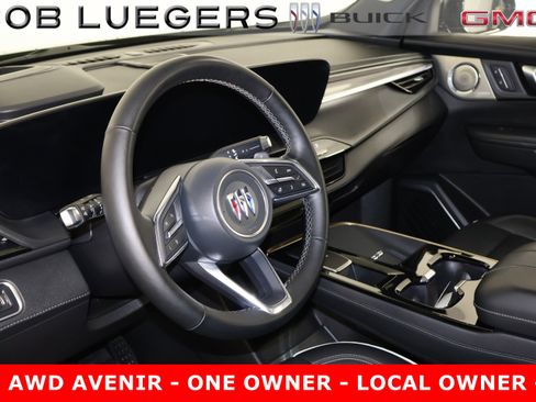 Certified 2025 Buick Enclave Avenir image 10