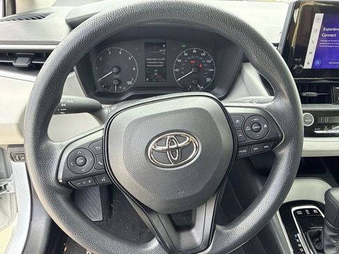 Used 2025 Toyota Corolla LE w/ Convenience Package image 21