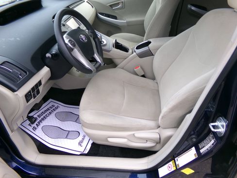 Used 2014 Toyota Prius Three image 10