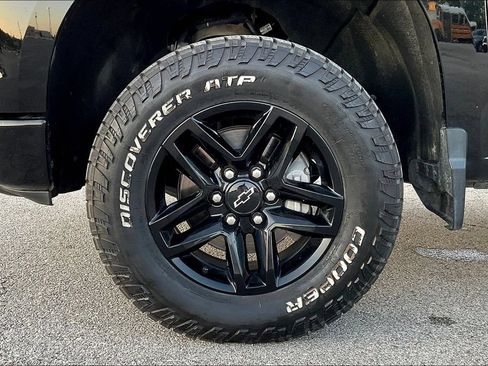 Used 2024 Chevrolet Silverado 1500 LT Trail Boss w/ Convenience Package II AWD/4WD image 29
