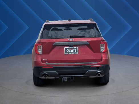 Used 2023 Ford Explorer XLT w/ Equipment Group 202A RWD image 4