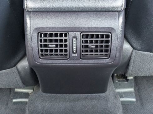 Used 2017 Toyota Camry XLE image 12