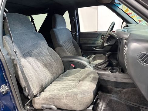 Used 2002 Chevrolet Blazer LS w/ Preferred Equipment Group image 62