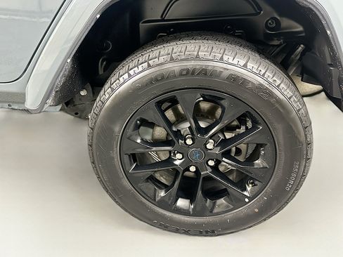 Used 2024 Jeep Wrangler Unlimited Sahara AWD/4WD image 11