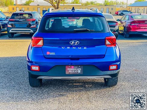 Used 2022 Hyundai Venue SEL FWD image 7