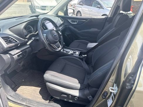 Used 2024 Subaru Forester Premium AWD/4WD image 11
