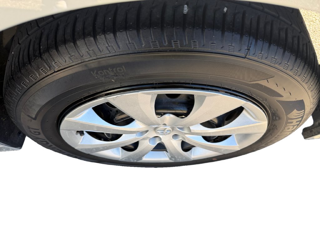 Used 2025 Toyota Corolla LE FWD image 14
