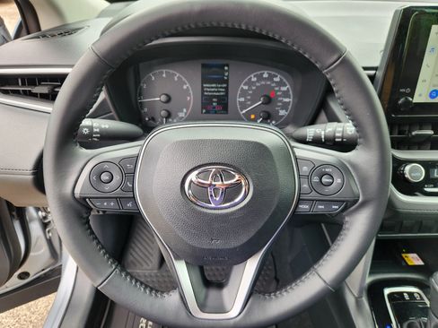 Used 2023 Toyota Corolla Cross LE w/ Moonroof Package AWD/4WD image 9