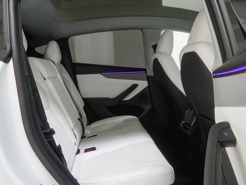 Used 2026 Tesla Model Y AWD image 52