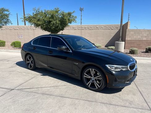 Used 2022 BMW 330e w/ Driving Assistance Package RWD image 4