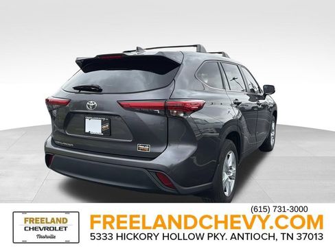Used 2023 Toyota Highlander L image 3