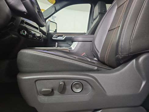 Certified 2025 Chevrolet Silverado 3500 High Country w/ Technology Package AWD/4WD image 33