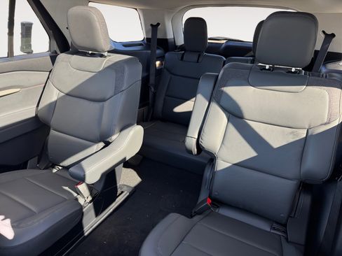 New 2026 Ford Explorer Active w/ Active Comfort Package image 16