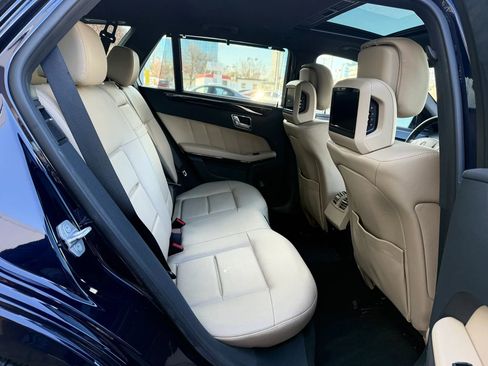 Used 2011 Mercedes-Benz E 350 4MATIC Wagon image 32