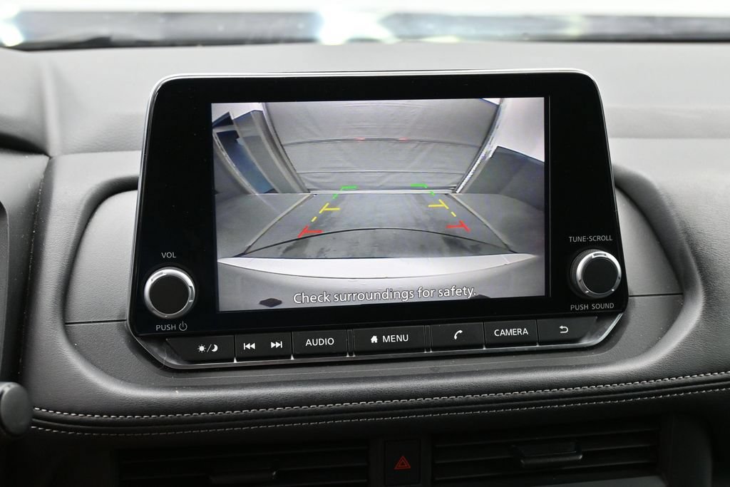 Used 2024 Nissan Rogue S AWD/4WD image 14