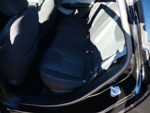 Used 2015 Dodge Dart SXT image 19