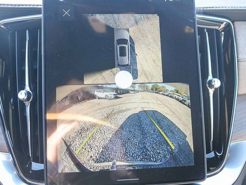 New 2026 Volvo XC90 B6 Plus w/ Protection Package Premier image 26