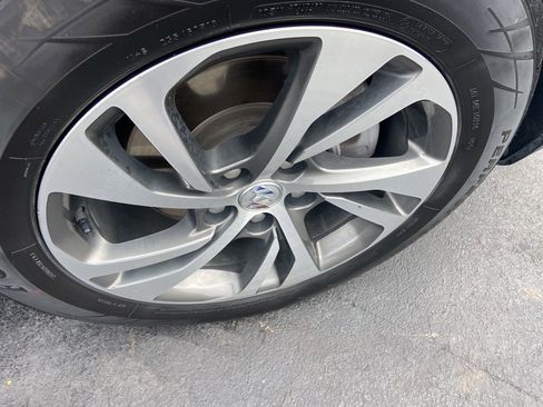 Certified 2023 Buick Envision Essence image 3