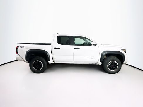 Used 2024 Toyota Tacoma TRD Off-Road AWD/4WD image 10