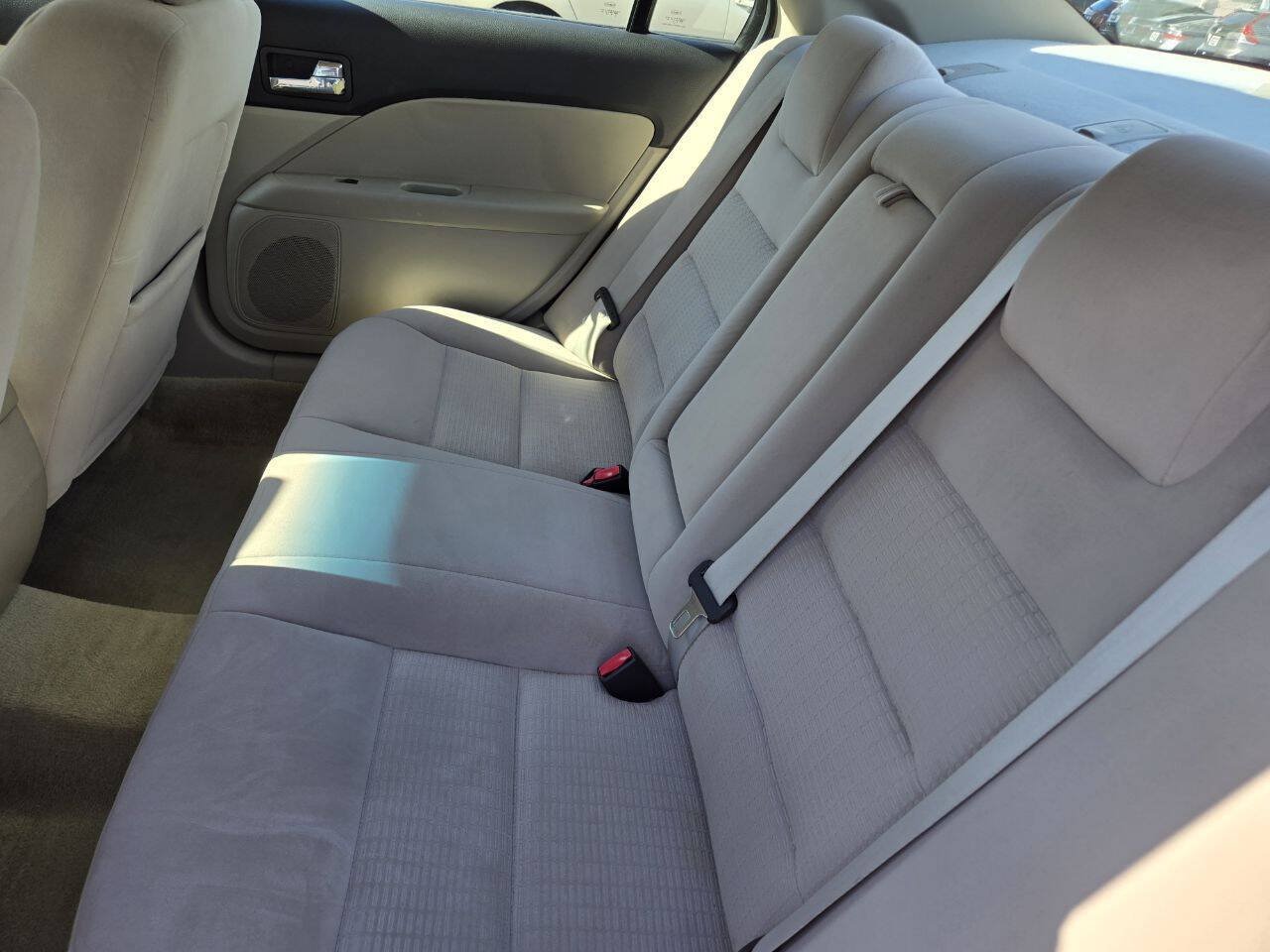 Used 2006 Ford Fusion SE FWD image 25