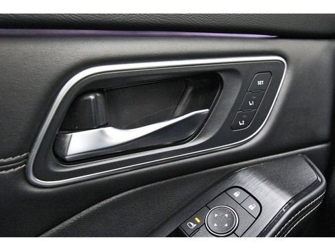 Used 2025 Nissan Rogue Platinum image 18