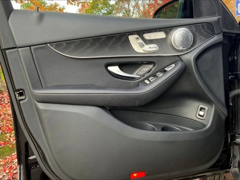 Used 2017 Mercedes-Benz GLC 300 4MATIC image 20