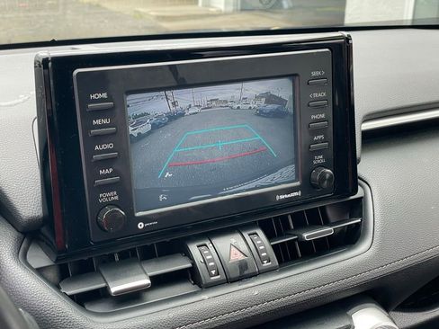 Used 2021 Toyota RAV4 XLE Premium image 21