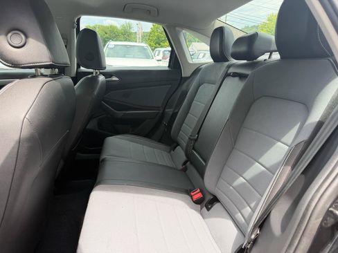 Used 2025 Volkswagen Jetta SE FWD image 20