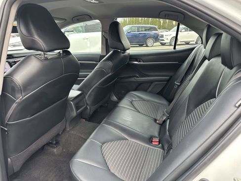 Used 2020 Toyota Camry SE image 10