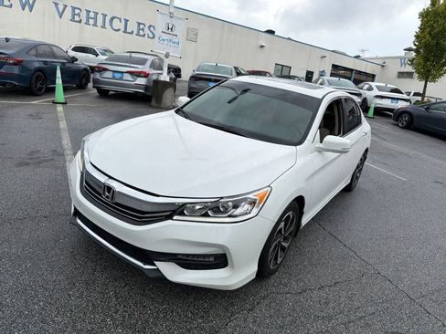 Used 2016 Honda Accord EX image 2