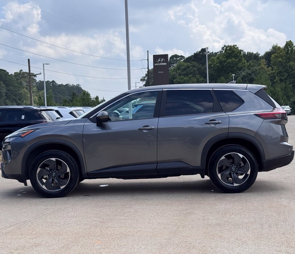 Used 2024 Nissan Rogue SV FWD image 11