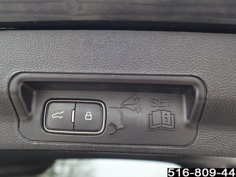 Used 2020 Ford Explorer XLT w/ Equipment Group 202A image 38