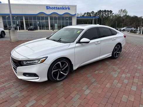 Used 2018 Honda Accord Sport image 4
