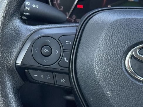 Used 2025 Toyota RAV4 XLE FWD image 14