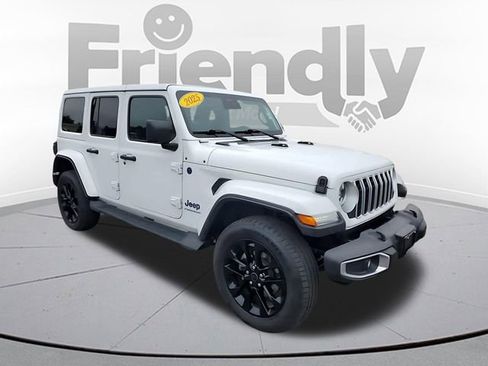 Used 2025 Jeep Wrangler Unlimited Sahara AWD/4WD image 7
