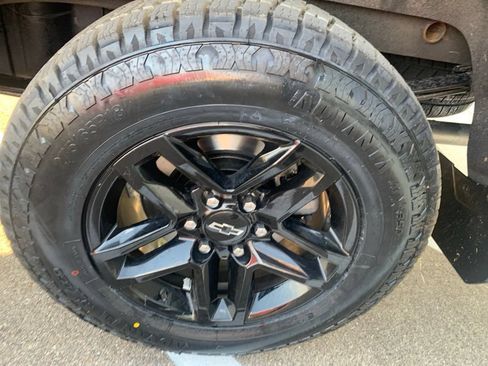 Used 2020 Chevrolet Silverado 1500 LT Trail Boss AWD/4WD image 38