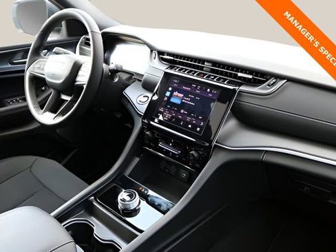 New 2025 Jeep Grand Cherokee Laredo X w/ Luxury Tech Group I image 19