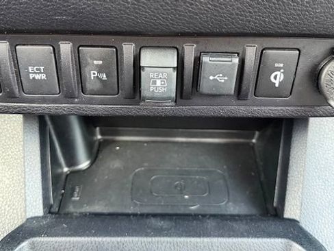 Used 2023 Toyota Tacoma TRD Off-Road w/ Technology Package AWD/4WD image 22