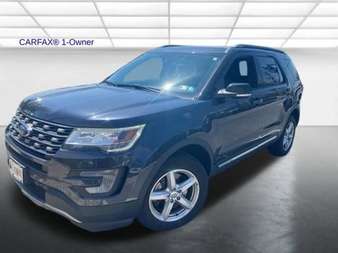 Used 2017 Ford Explorer XLT w/ Equipment Group 202A AWD/4WD image 1