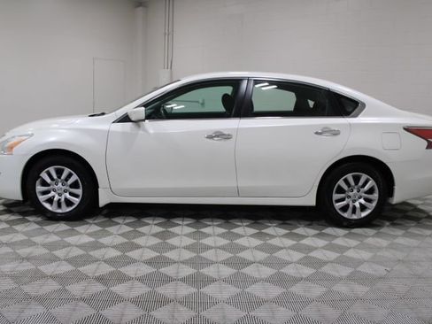 Used 2014 Nissan Altima 2.5 S FWD image 7
