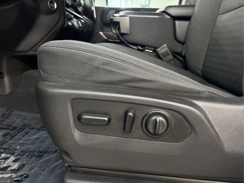Used 2020 Chevrolet Silverado 1500 LT w/ All-Star Edition AWD/4WD image 17