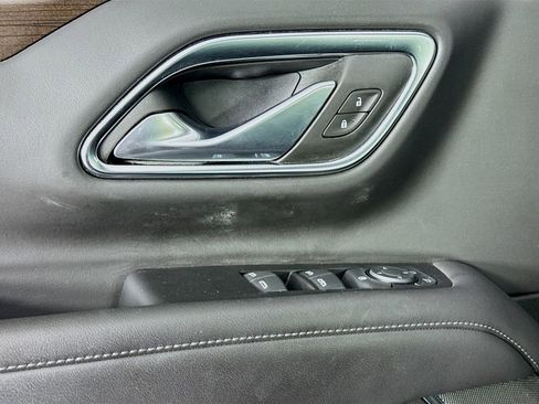 Used 2024 GMC Yukon SLE image 19