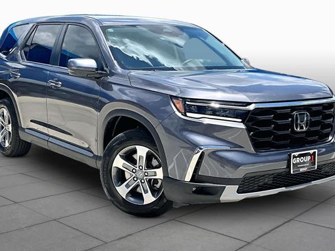 Used 2025 Honda Pilot EX-L image 3