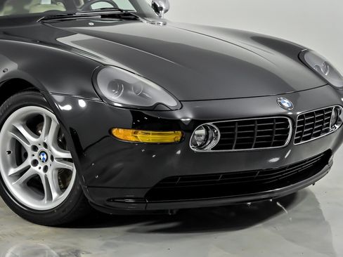 Used 2002 BMW Z8 RWD image 3