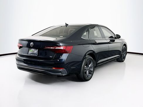 Used 2024 Volkswagen Jetta SE w/ Panoramic Sunroof Package FWD image 9