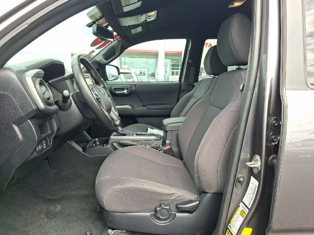 Certified 2016 Toyota Tacoma TRD Sport w/ Towing Package AWD/4WD image 14