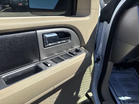 Used 2017 Ford Expedition Limited w/ Equipment Group 301A AWD/4WD image 12
